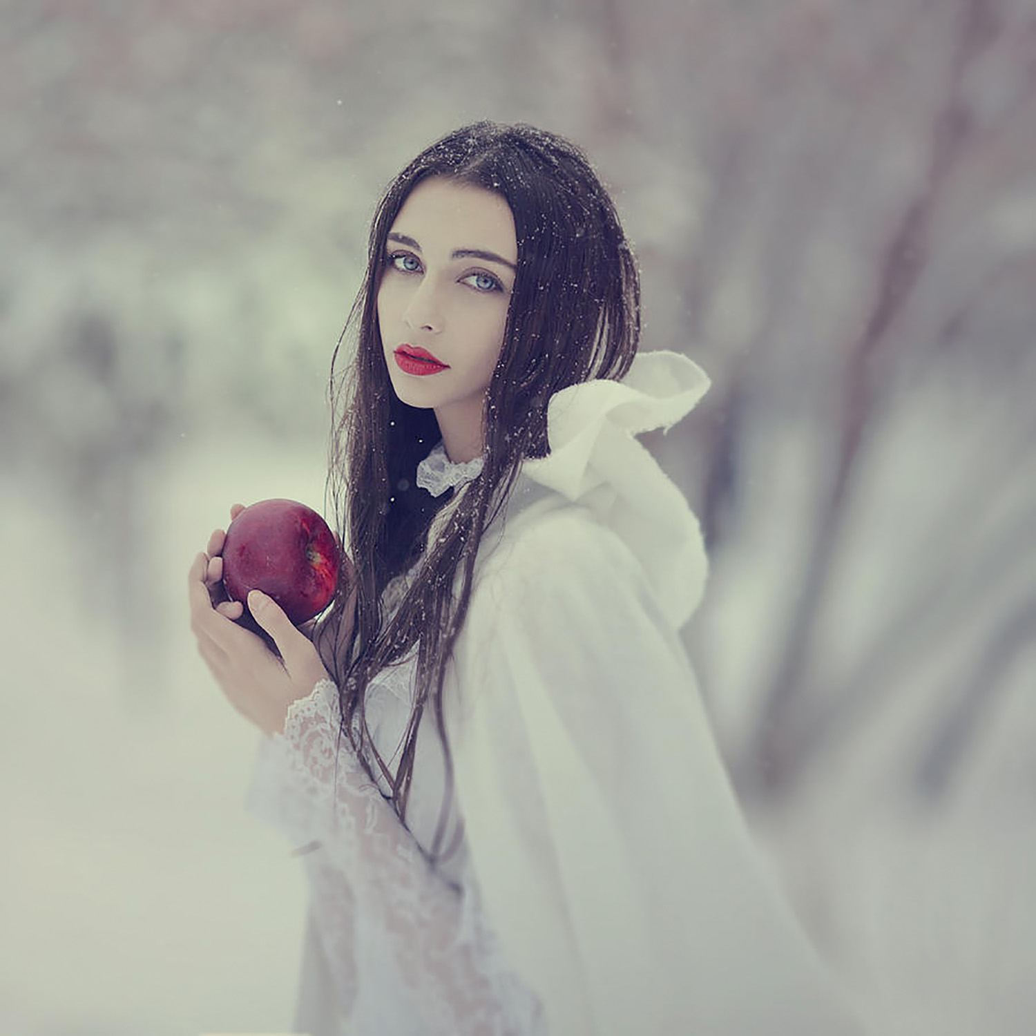 timeless-story-of-snow-white-1-anka-zhuravleva